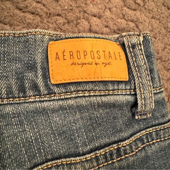 Aeropostale Jean Shorts Size 8 Distressed - Picture 9 of 10